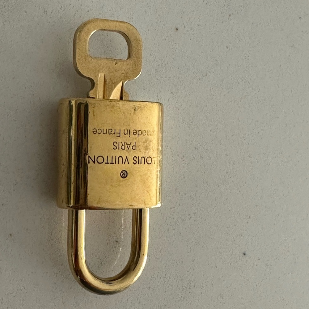 Louis Vuitton Lock and Key set (key #327) - Picture 4 of 4